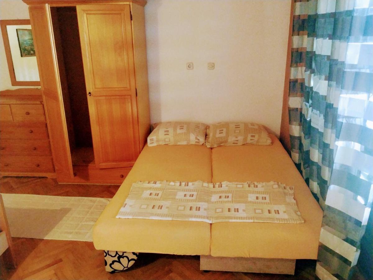 Apartments Asija Брела Екстериор снимка