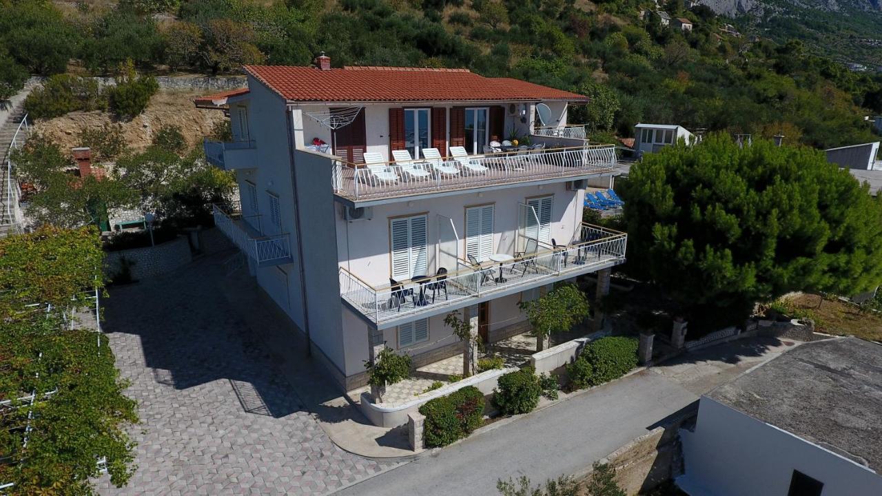 Apartments Asija Брела Екстериор снимка