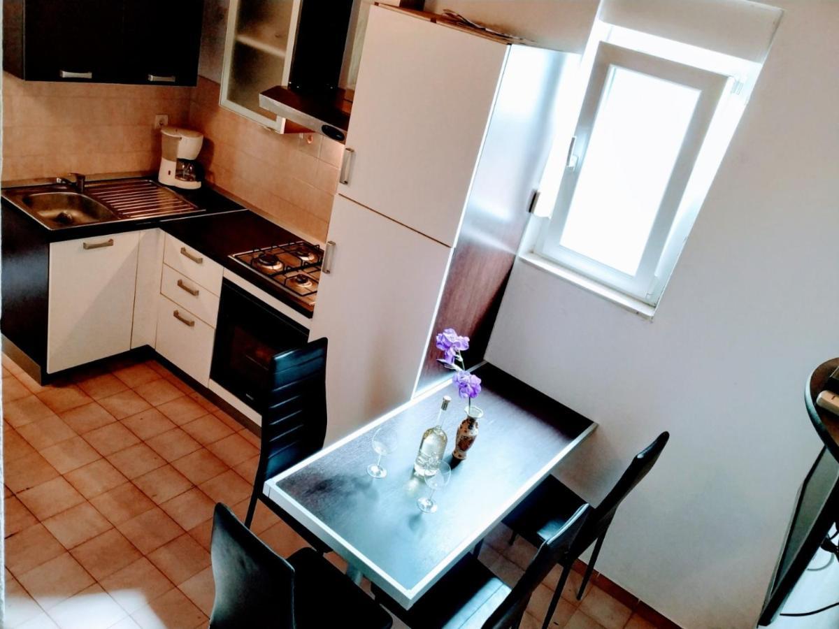 Apartments Asija Брела Екстериор снимка
