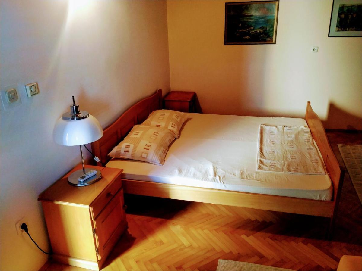 Apartments Asija Брела Екстериор снимка